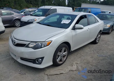 2014 Toyota Camry Se z USA, uszkodzony, nr VIN 4T1BF1FK2EU467213